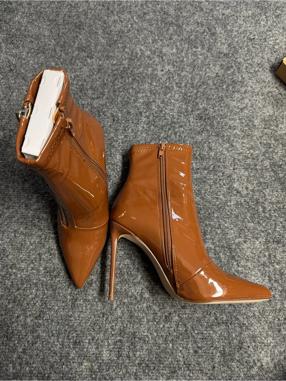 Steve Madden Virtuoso Cognac Patent Leather Ankle Boots with Side Zipper